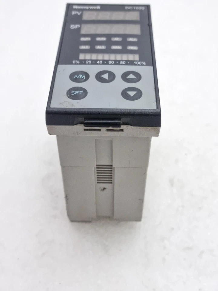 Honeywell DC1020 FU86-301000 Digital PID Controller 85-265Vac 4VA (Used Working)